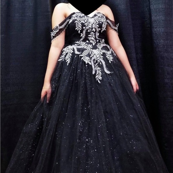 Prom/Grad Dress - Picture 2 of 2
